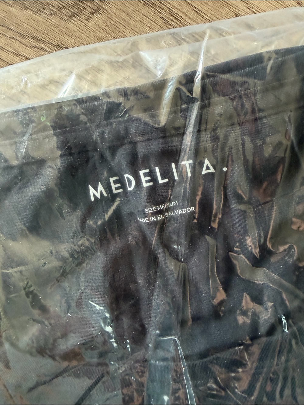 Medelita Black Medical Top - Classic Professional Scrub - Picture 3 of 4